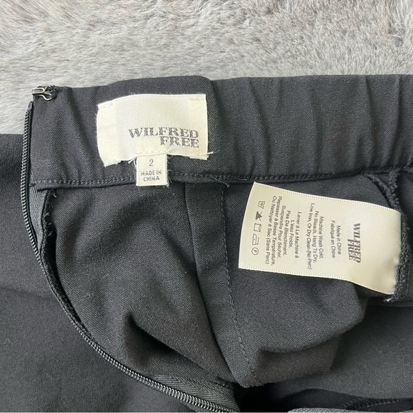Aritzia Wilfred Free Classic Bodycon Black Mini Skirt - Size 2 - Picture 9 of 12